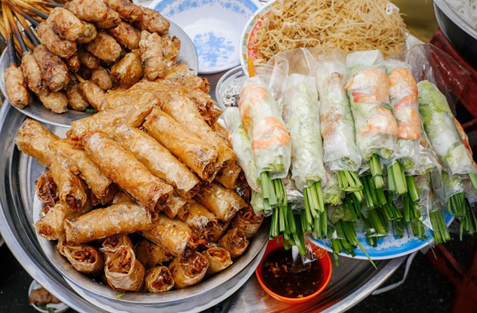You are currently viewing The 9 Best Vietnamese Street Foods That Are Impossible to Resist!